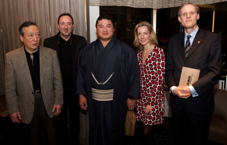 Daimon Kinoshita, Philippe Marinig, Masatsugu Yoshikaze (sumo), Caroline Trausch, Christian Masset (Ambassadeur de France)